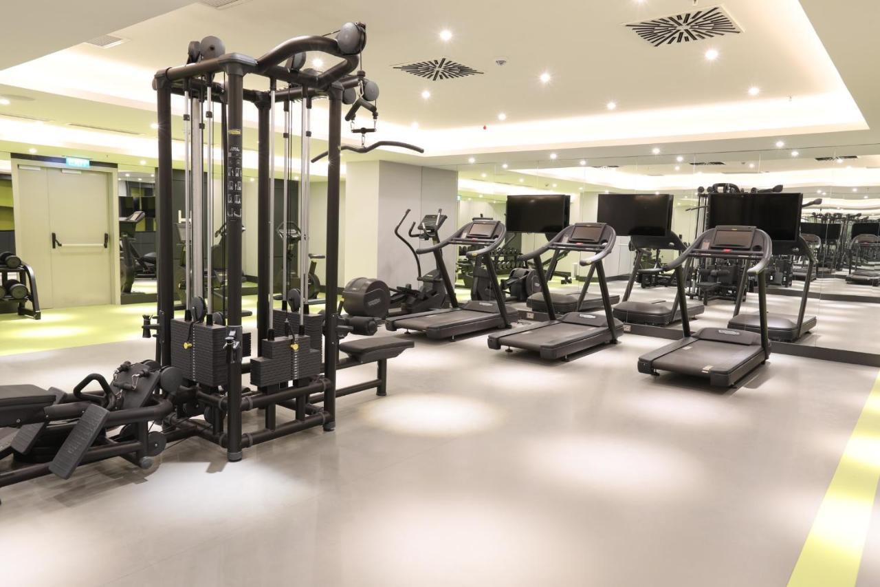 Limak Skopje Luxury Hotel Luaran gambar The gym at the hotel