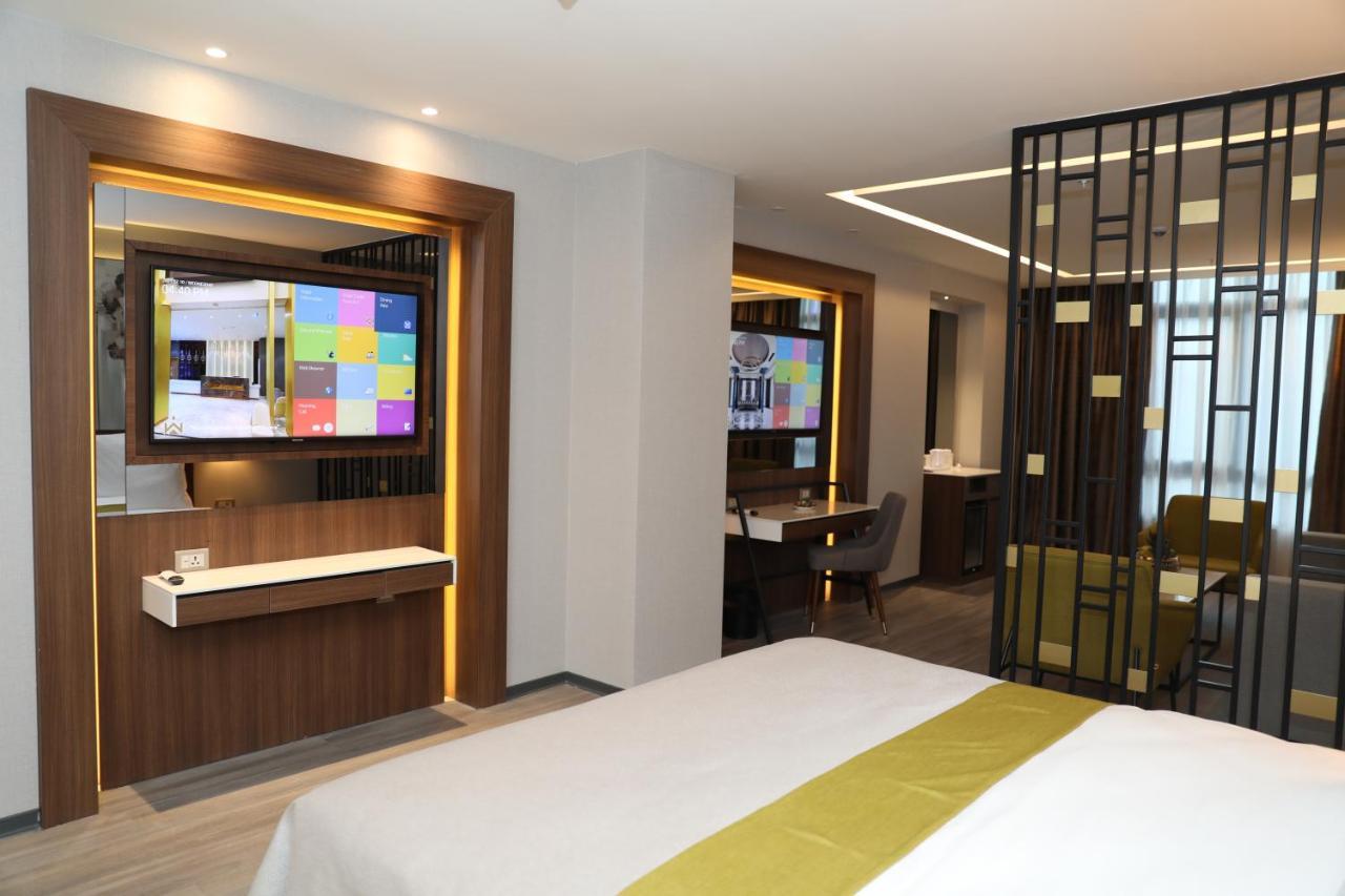 Limak Skopje Luxury Hotel Luaran gambar Suite