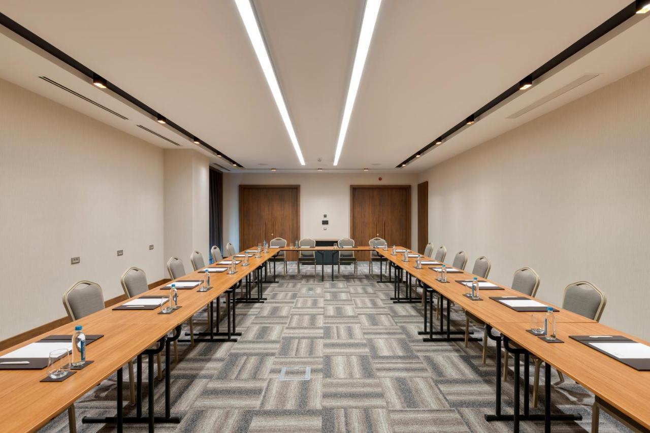 Limak Skopje Luxury Hotel Luaran gambar Meeting room